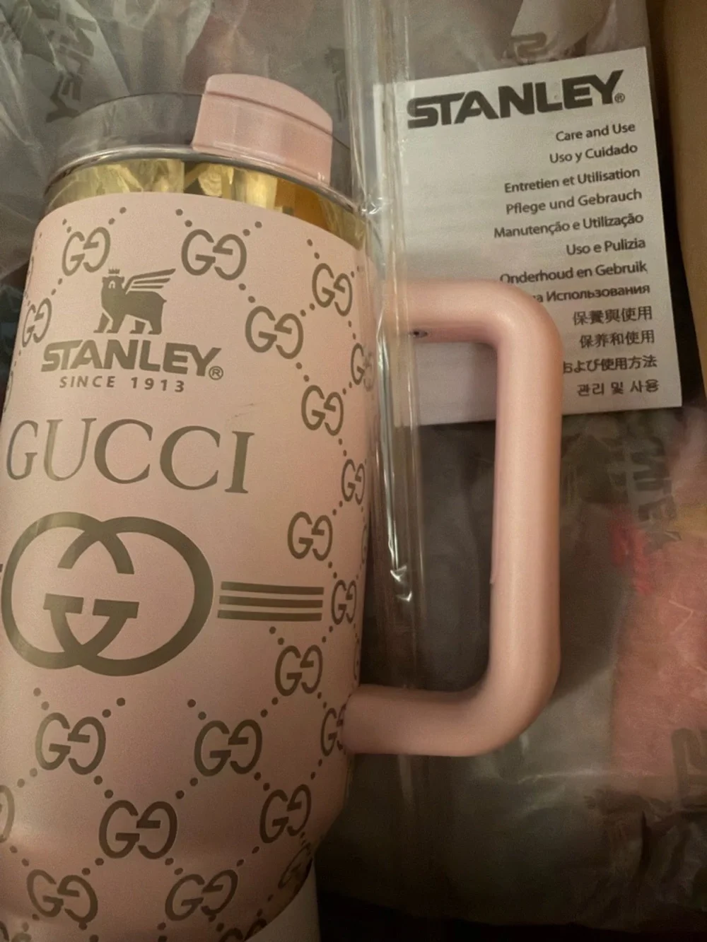 New!  Stanley Gucci Pink Quencher H2.0 Tumbler - Picture 4 of 5